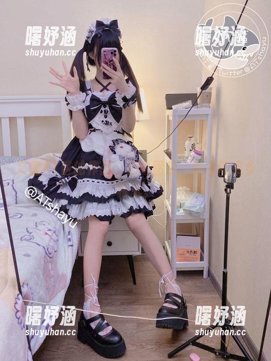 又是AT鲨的作品：奶牛图包，莫名带点乡村风。