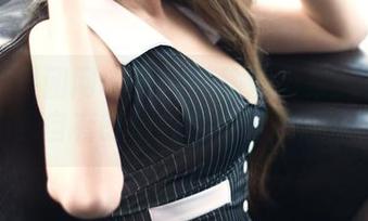 GIRLT果团网 – 王语纯瑜伽图集：在她面前，连我自有的曲线都觉得好没面子呀。