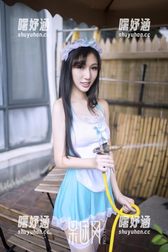 GIRLT果团网 - 龚玥菲的透明写真，似乎每一张图包都在传达一种无言的美感。