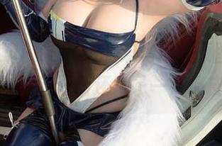 哇，KANEKO咔喵的双马尾！原图任性搞怪，精选画面还藏了一点俏皮。
