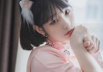 Mimmi(밈미)的御姐cos，原图里居然藏着她的小心思，想猜猜你会发现啥？