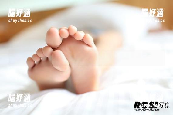 ROSI这波双马尾原图绝了，更新节奏比我跑步还快！