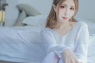 Sakiiii翎柒的制服在图库里镶了边，怎么又撩起我对那种薄薄布料的想象？