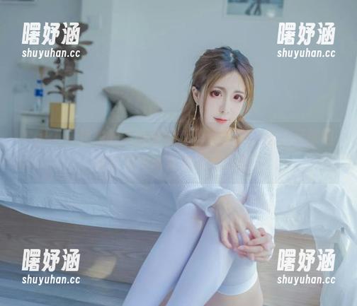 Sakiiii翎柒的制服在图库里镶了边，怎么又撩起我对那种薄薄布料的想象？