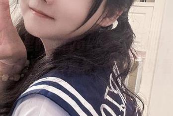 高清图包里的Sayako＿今年4岁，镂空好像也是一种风格，滑稽又好看！