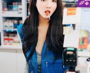 Son Ye Eun用定制制服写真开启你的另一个想法。