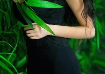 TuiGirl推女郎 – 精选图集从艾栗栗泳池：转眼间，要不小心掉进水里。