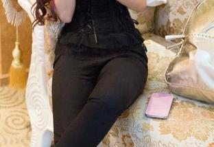 TuiGirl推女郎 – 赵惟依的私拍，学妹无意间流露的灵动