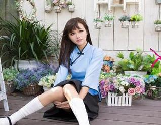 UGirls尤果网 – 芝芝Booty在这里盛“腿”，所以说这组长腿写真死死抓住我的视线不放，太绝了。