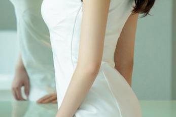 UGirls尤果网 – 韩雨菲的夏天作品集：一场无声的夏季狂欢，下载它，你也能变得迷离！