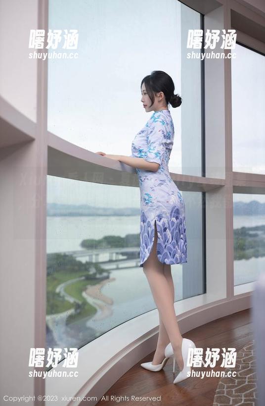 Xiuren秀人网 - 夏诗雯Sally套装图集，分享这种优雅是我的责任，不然我都觉得愧对人生。