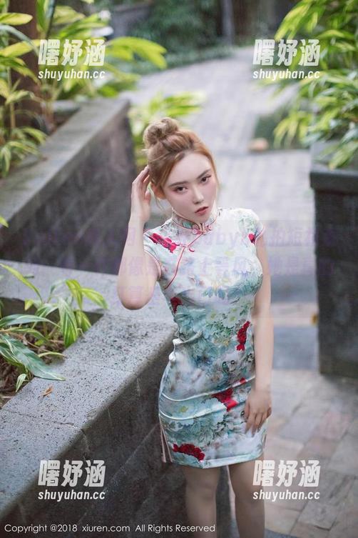 Xiuren秀人网 - 小乔babyb私拍短裙系列：每一件都像是在路上等风，她是真的打算坐车出门吗？