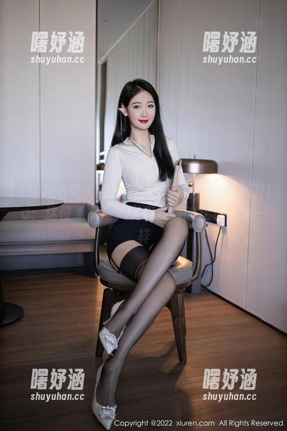 Xiuren秀人网 - 图集里的陆萱萱cecillia：这位‘女孩’实在跟别的角色不太一样