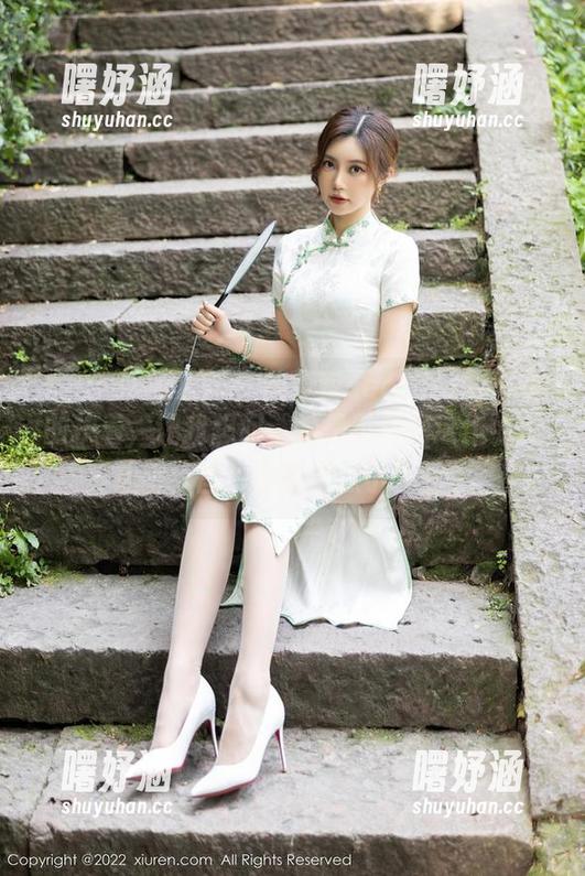Xiuren秀人网-陆萱萱cecillia Xiuren秀人网 - 陆萱萱cecillia对毛衣的执着,让我想问,她是不是把这作为挑战呢,图片都带着点小任性。
