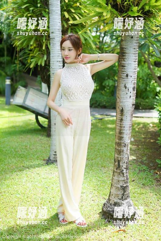 YouMi尤蜜荟 - 周思乔短裤写真：谁说衣服不能有个性？瞧这条短裤的“主权”！
