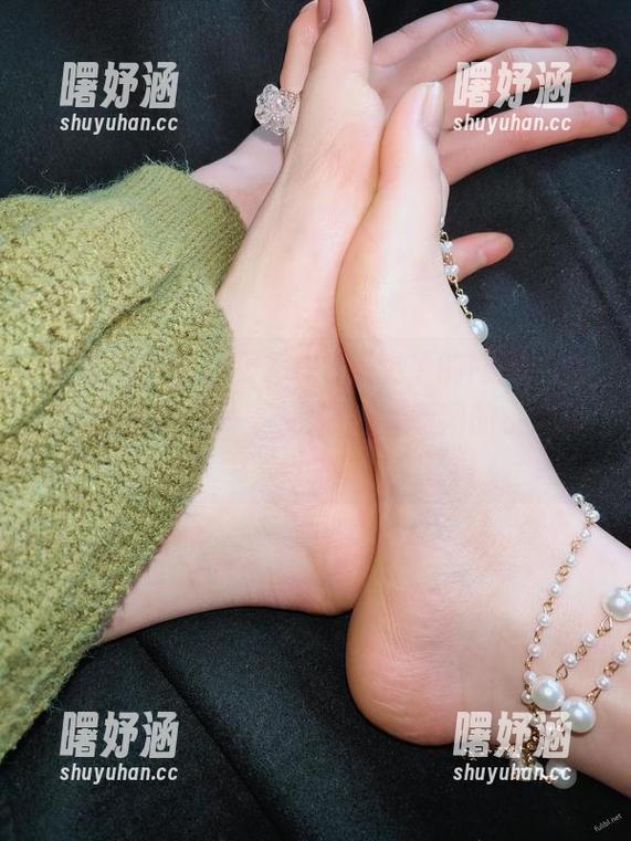 YuYu超甜丫 微密圈 - 认真看YuYu超甜丫的网袜,我发觉我的目光一次次滑落到原图的小细节上!