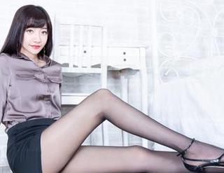 beautyleg – 黄苇萱的连体衣私拍：让你想进这个模特的衣柜里偷件！