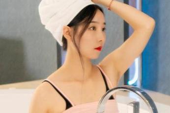丽柜 – 汐汐的新常态：在诊室与双生花的高清交错