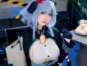 水手服下的九柒喵，新一轮写真更新，比海风还清新！