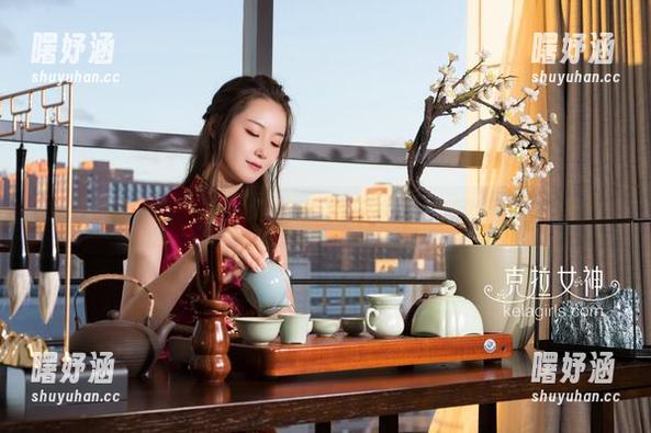 克拉女神-依娜丝 克拉女神 - 每一寸白衬衫都讲述着依娜丝,所谓图包算什么?