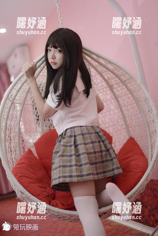 能不能给我一份兔玩映画的最新资源？那粉色格裙少女似乎在用眼神打广告，我心开始摇摆...