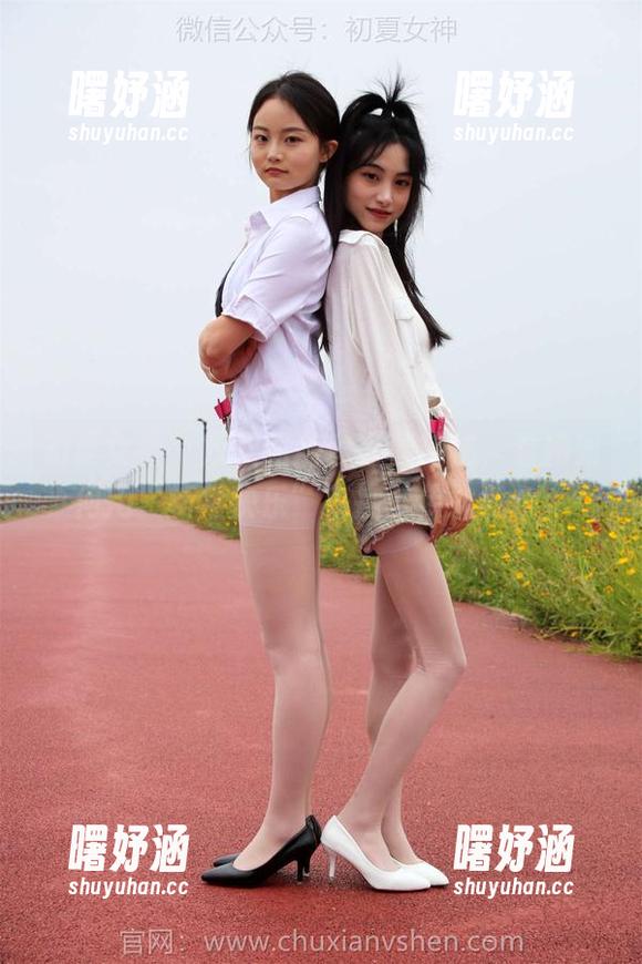 初夏女神 - 双双的全套写真揭秘，看她如何用“新年快乐”来挑战传统视角。