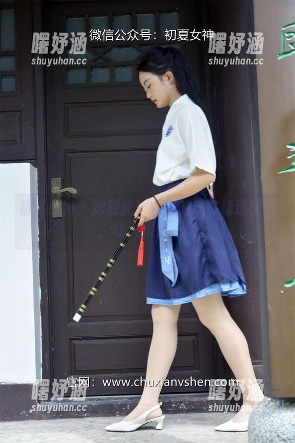 初夏女神 - 泳装秀！安妮的热门精选图片，让人眼前一亮