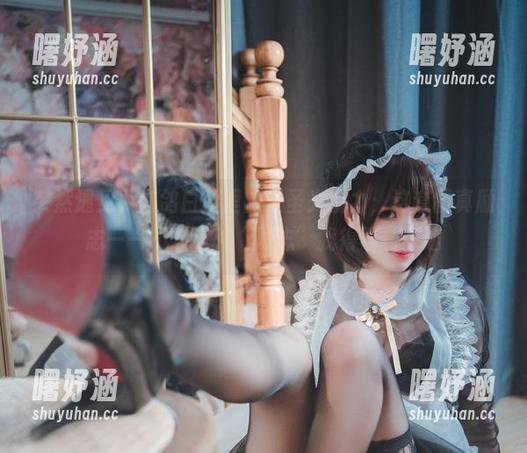 突然遇见，南鸽白丝里的无圣光魔力；这套图真励志——不，这种“励志”我得再看一遍