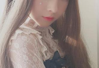 古川kagura的裸足图包——淡蓝衣白袜的灵魂，这色彩的游戏太绝了吧。