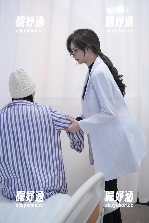 周妍希 微密圈 - 不要太温柔,周妍希!看了她的美图,我可能要去海边轻声自言自语了。