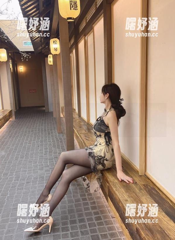 微密圈 - 每次翻到周妍希的自拍，脑袋里都有种“福利图集又来”的期待。