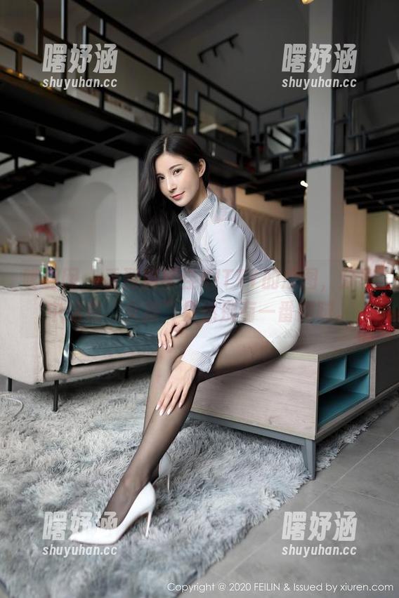 嗲囡囡 - 看到施忆佳KITTY的原图，分享中这位“女孩”果然别有一番韵味。