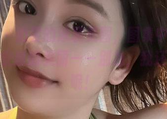 微密圈 – 奶雯的泳装美图，图集中每一张都有种安谧的美丽——别急，我还没说完呢！