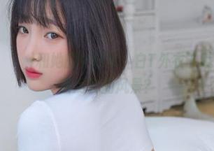姜仁卿(강인경)和她的牛仔裤，白T外衣下藏着哪种美图厉害的风景？
