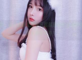 本周特供：小小奶瓶儿跟双马尾制服师生的私拍资源，搞怪与温情共存！