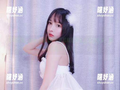 本周特供：小小奶瓶儿跟双马尾制服师生的私拍资源，搞怪与温情共存！