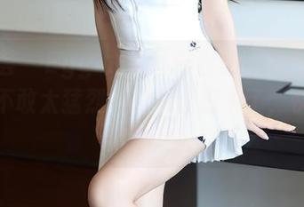 尤蜜荟 – Egg-尤妮丝穿白裙、帅气得让风都不敢太猛烈，图片证据来了，快来围观啊！
