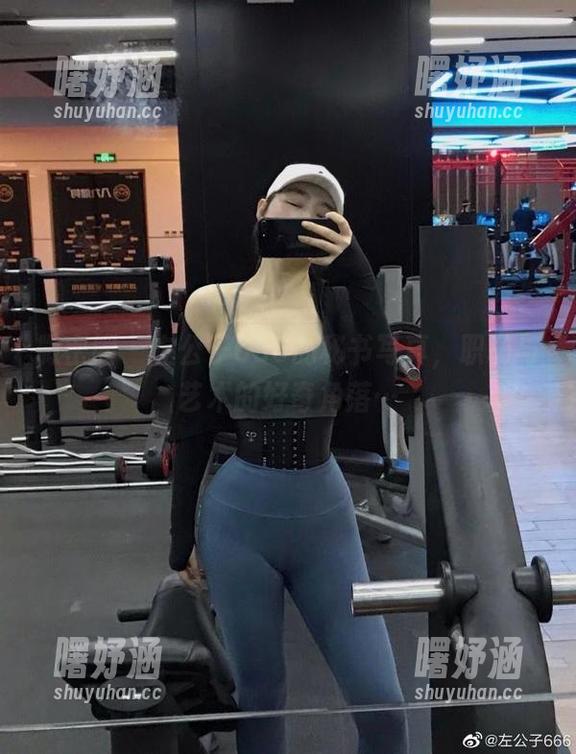 左公子666 微密圈 - 左公子666的秘书写真,职场与艺术的好奇角落…