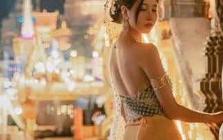 我在想年年Nnian的写真，套装是不是也在为某个角色时刻备战着？