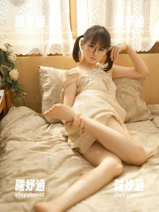 就是幼水铃衣和她的浴缸，私拍不经意间闪烁，那图片里有水的涟漪。
