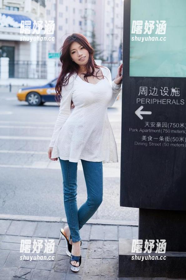 推女郎 - 全套图集，娜露的旅途神奇，风景还有她那被风吹散的长发，恰到好处。