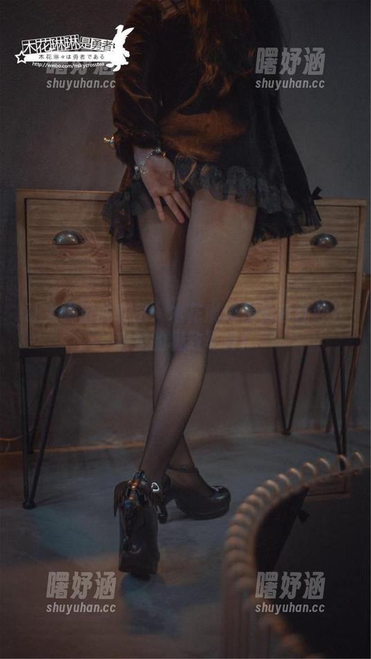 让人瞩目的私房：木花琳琳是勇者在办公室里的极致写真！