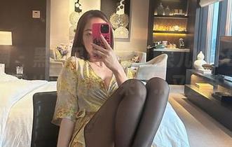 微密圈 – 黑丝吊带私房：果儿Victoria的图片让我停下来了…又走开了