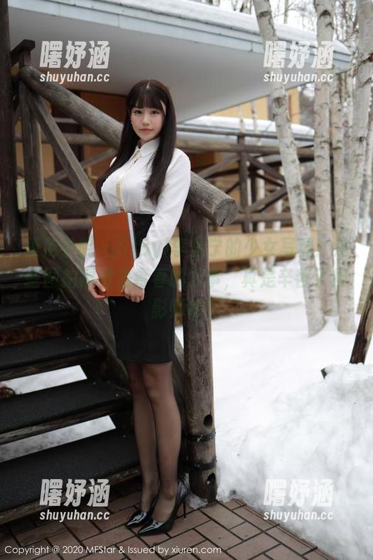 模范学院 - SiByl李思宁的少女写真：这些图拍得像是青春的心事，真是辛苦了摄影师吧！
