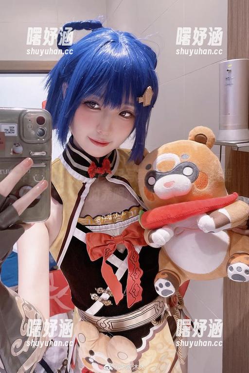 炸酱沐沐的高清美足写真：这才是你想要的养眼对象！