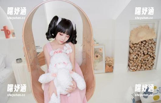 爆机少女喵小吉全集：护士的日常，眼神隔着屏幕都能给你健康的错觉。