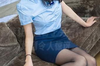 爱蜜社 – 在黄歆苑的吊带系列中，随便一张美图都能让你置身于另一种情境，资源好到令人惊讶。