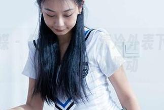 物恋传媒 – 佳琪图包：清冷外表下藏着的难以抗拒的小撩动