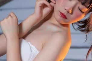 王胖胖u校服私房，这种感觉还真有点特别。
