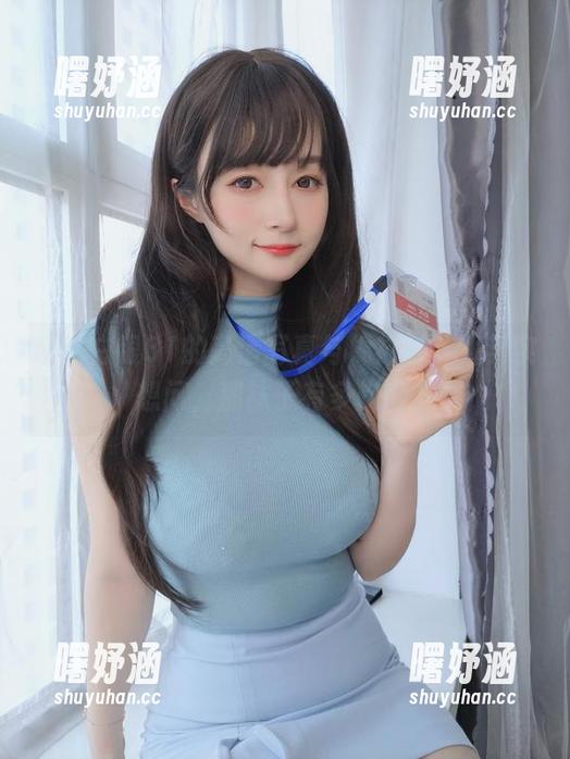 研究白银81的高清写真与棉袜时，我其实想问，那袜子有多软啊？
